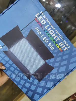 Led Light Pro LED 800 Varicolor/Professional Video Photo Kit