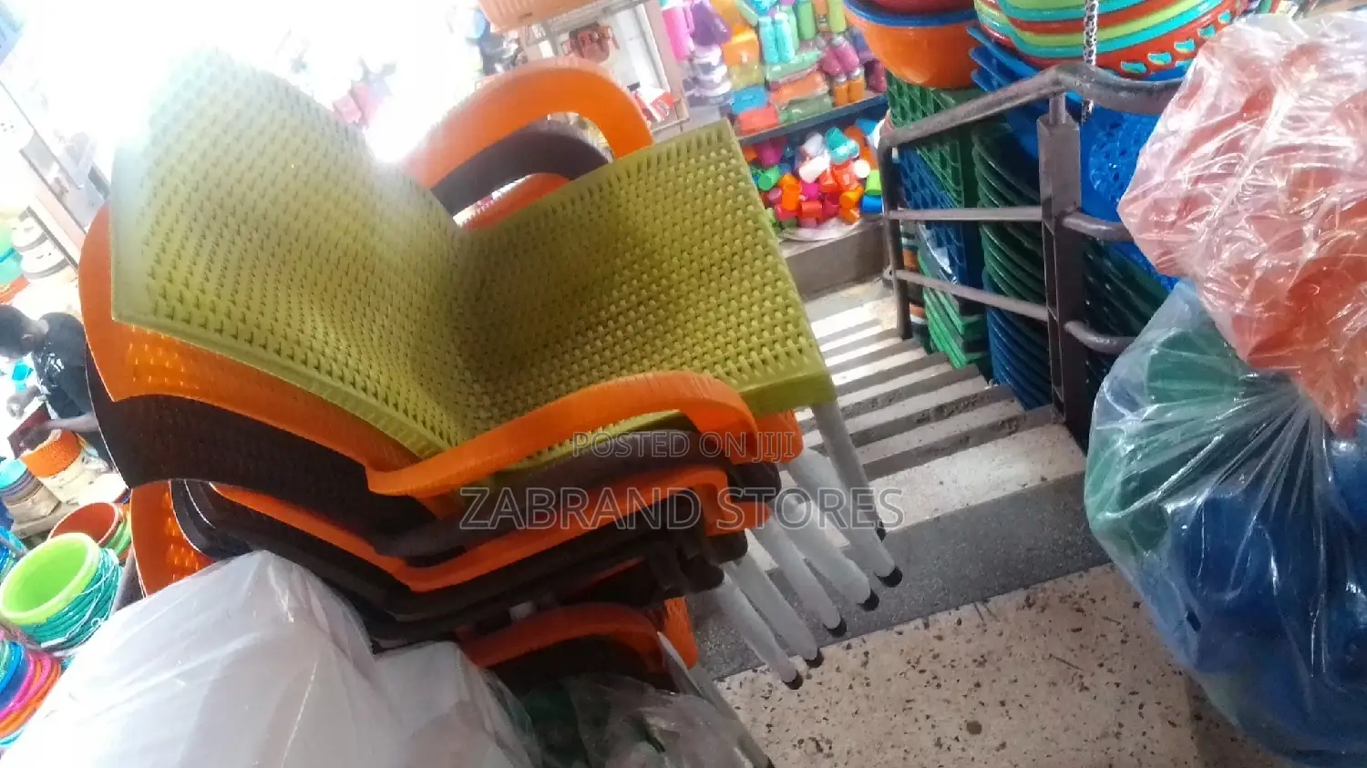 Executive Wavey Plastic Chair