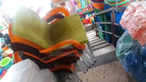 Executive Wavey Plastic Chair