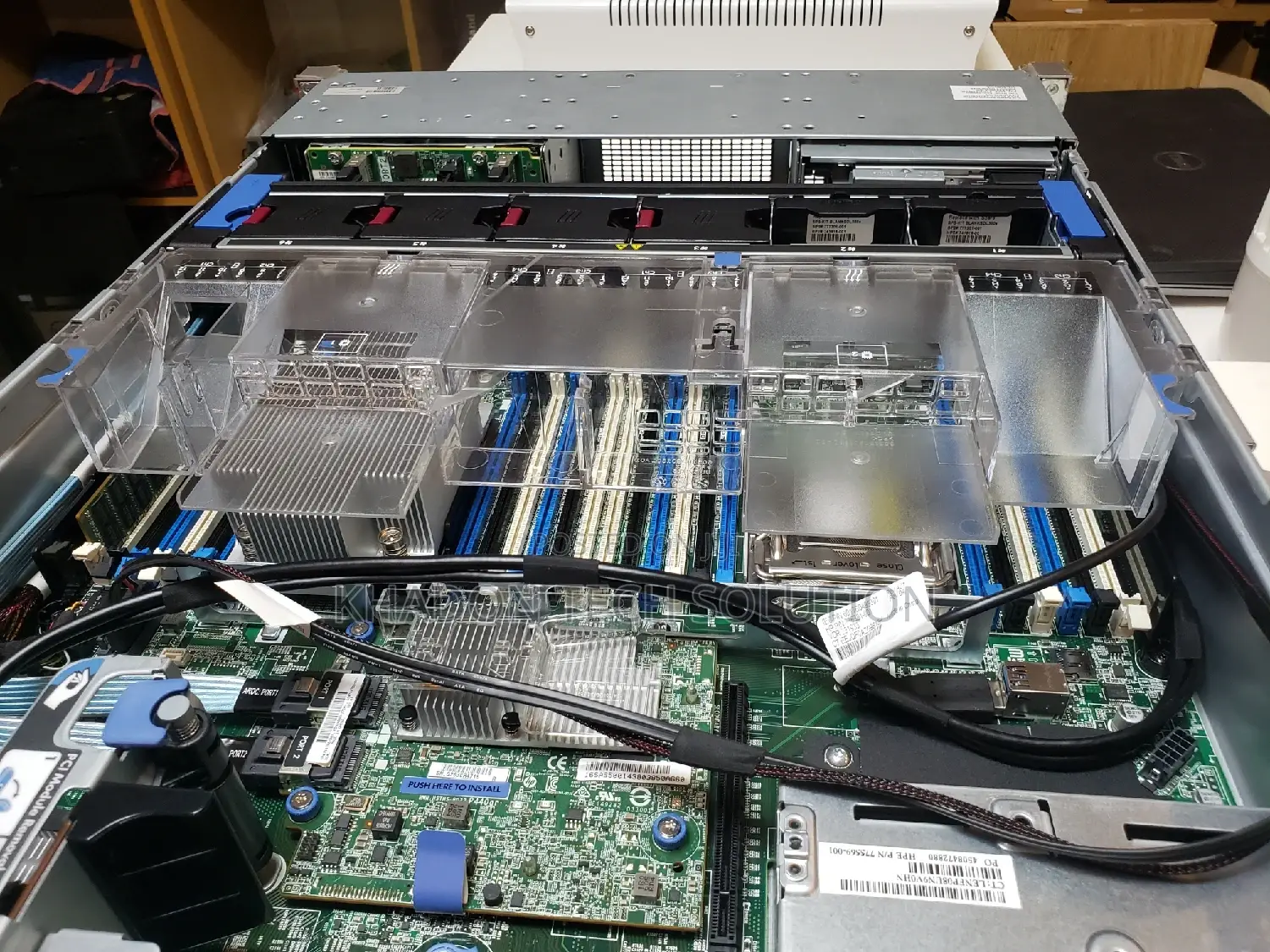 Server HP ProLiant DL 96GB Intel Xeon HDD 2T