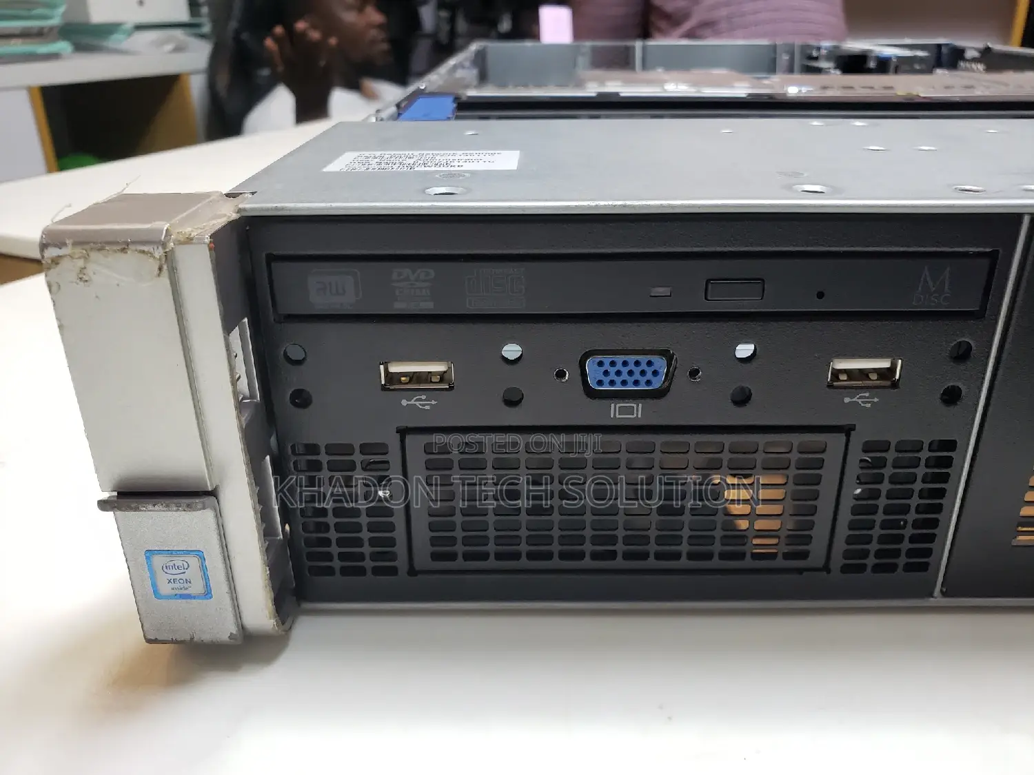 Server HP ProLiant DL 96GB Intel Xeon HDD 2T