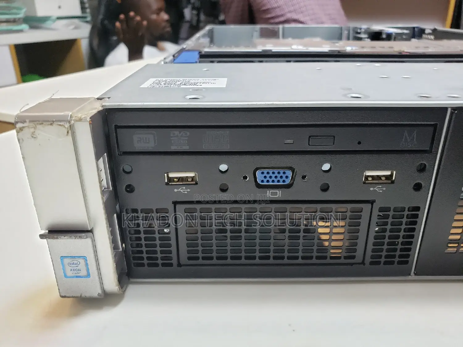 Server HP ProLiant DL 96GB Intel Xeon HDD 2T