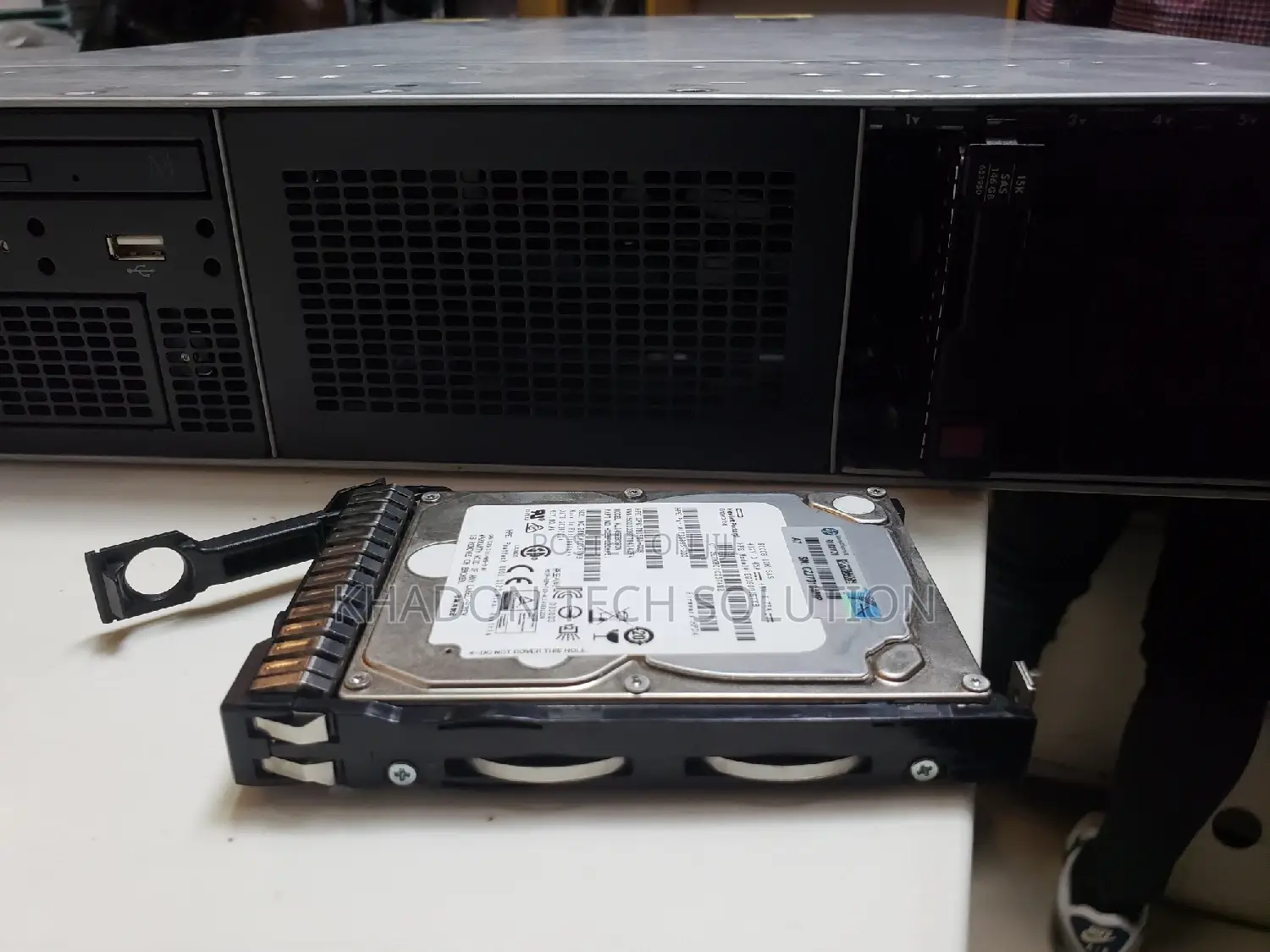 Server HP ProLiant DL 96GB Intel Xeon HDD 2T