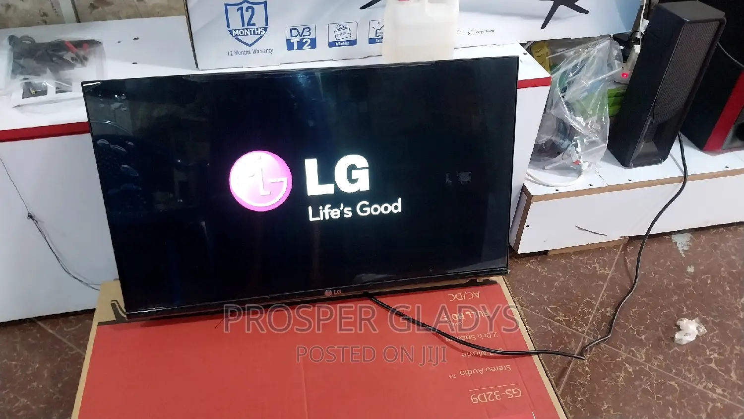 LG 32 Inches Led Digital Flat Screen Flameless.