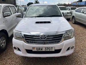 Toyota Hilux 2013 White