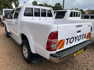 Toyota Hilux 2013 White