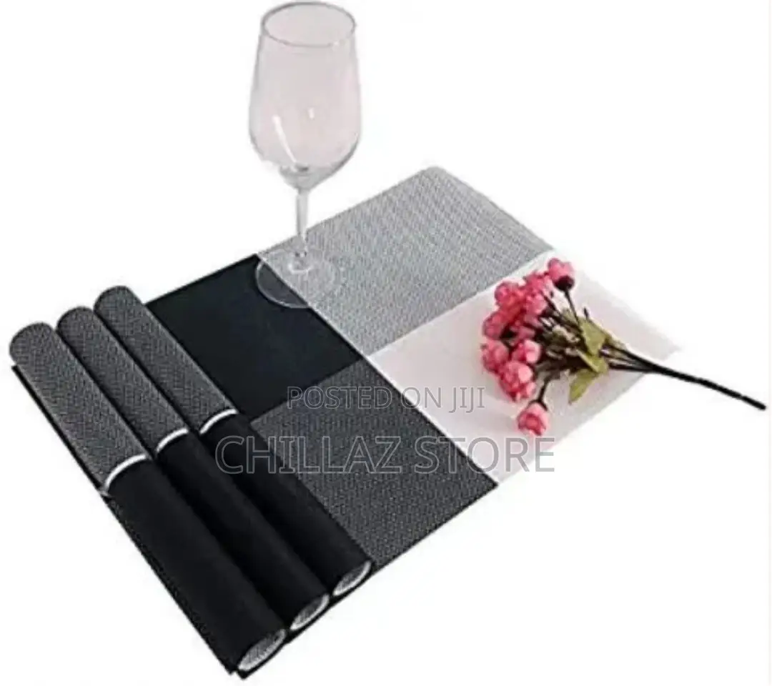 6 Pieces of Placemats Table Mats With a Runner