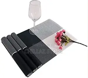 6 Pieces of Placemats Table Mats With a Runner