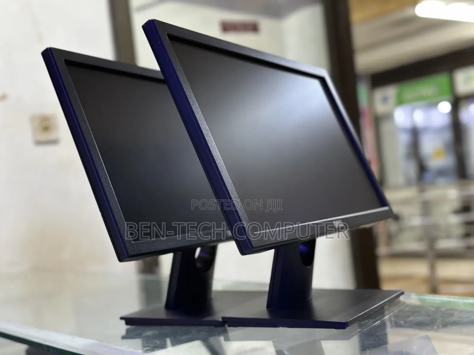 19inch Wide Dell