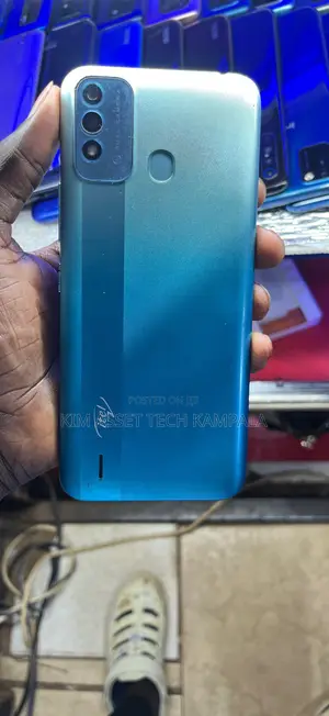 Itel P37 32 GB Green