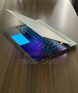 New Laptop Alienware M17x R2 16GB Nvidia SSD 1T