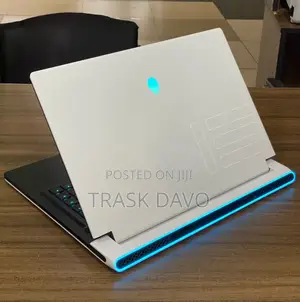 New Laptop Alienware M17x R2 16GB Nvidia SSD 1T