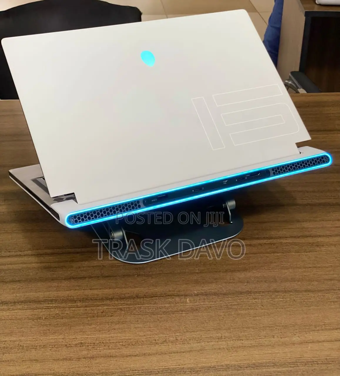 New Laptop Alienware M17x R2 16GB Nvidia SSD 1T