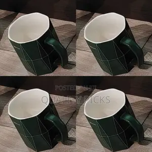 A Dozen of Coffee Cups