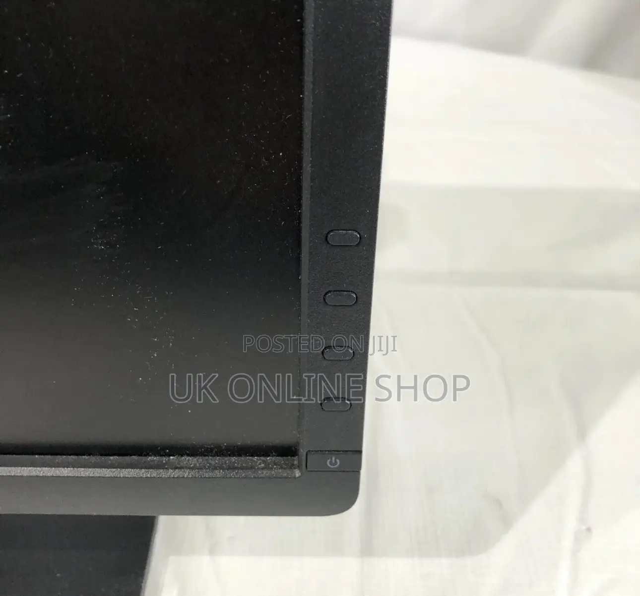 Dell E1913S LED LCD Monitor With Power and VGA Cable
