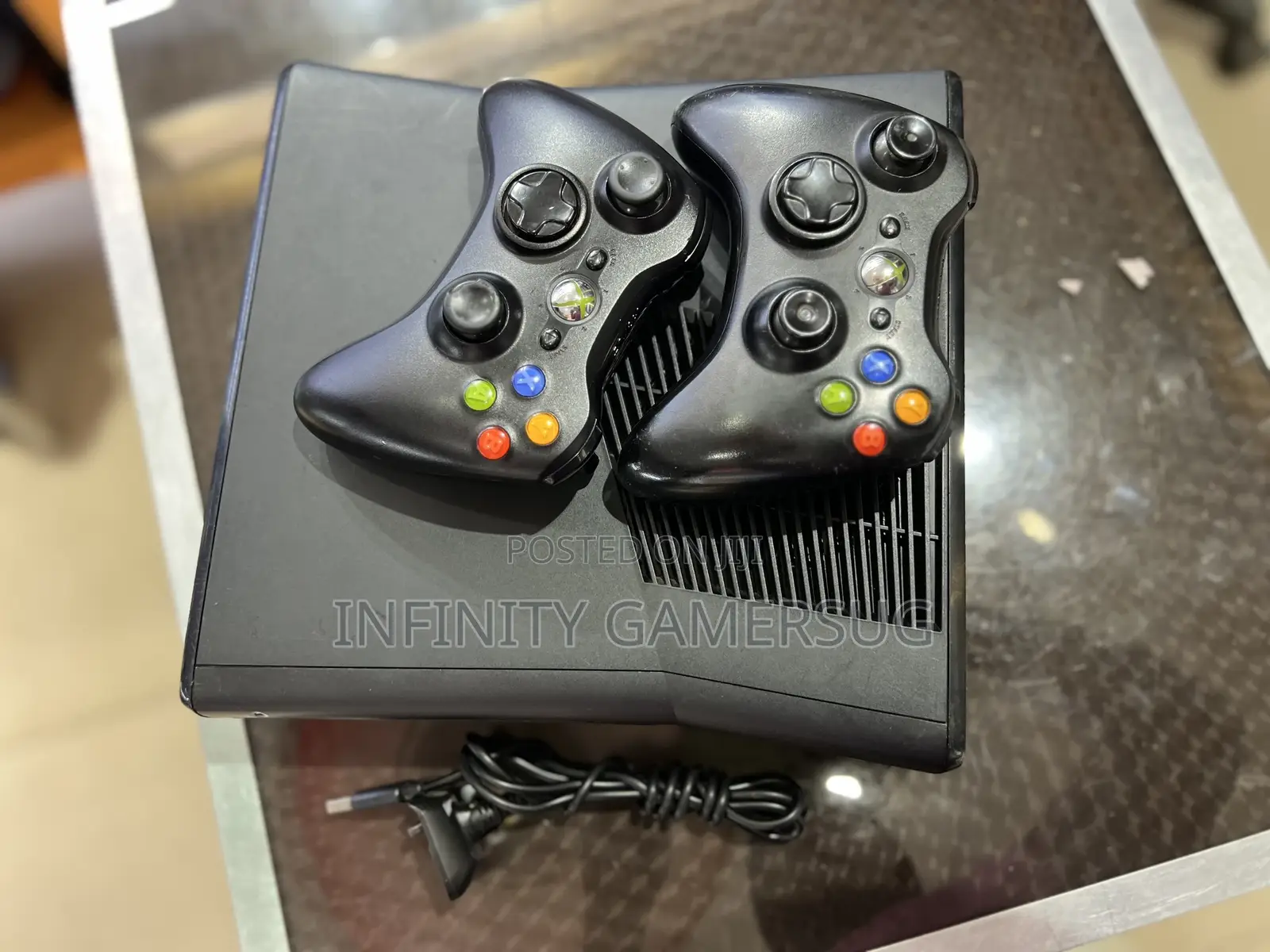 Chipped Xbox 360 Slim