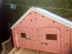 HFDD Nice Dog House Available