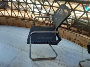 Office Wacting Seat With a Back Mesh