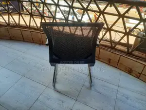 Office Wacting Seat With a Back Mesh