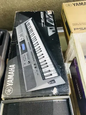 P.S.R.E 453 Piano