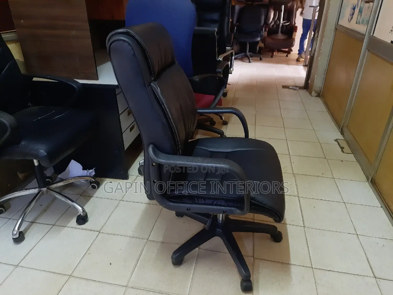 Medium Back Office Chair