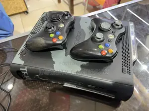 Chipped Xbox 360 With 10 Games
