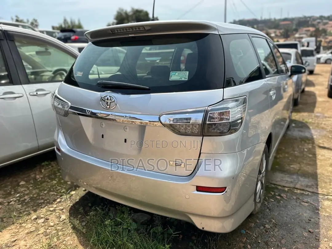 Toyota Wish 2014 Silver