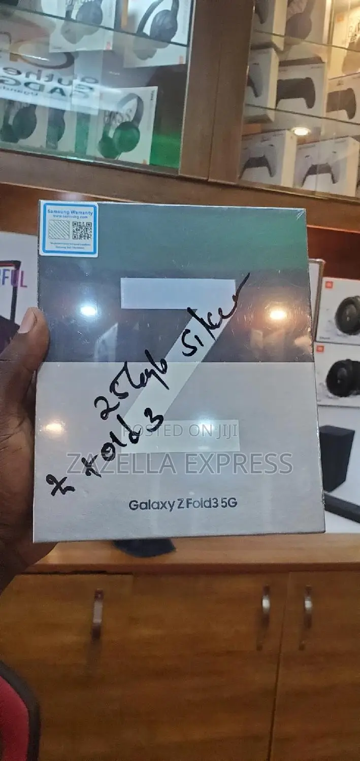 New Samsung Galaxy Z Fold 3 256 GB Black