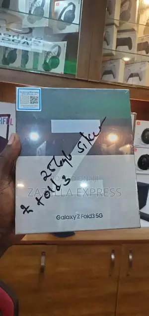 New Samsung Galaxy Z Fold 3 256 GB Black