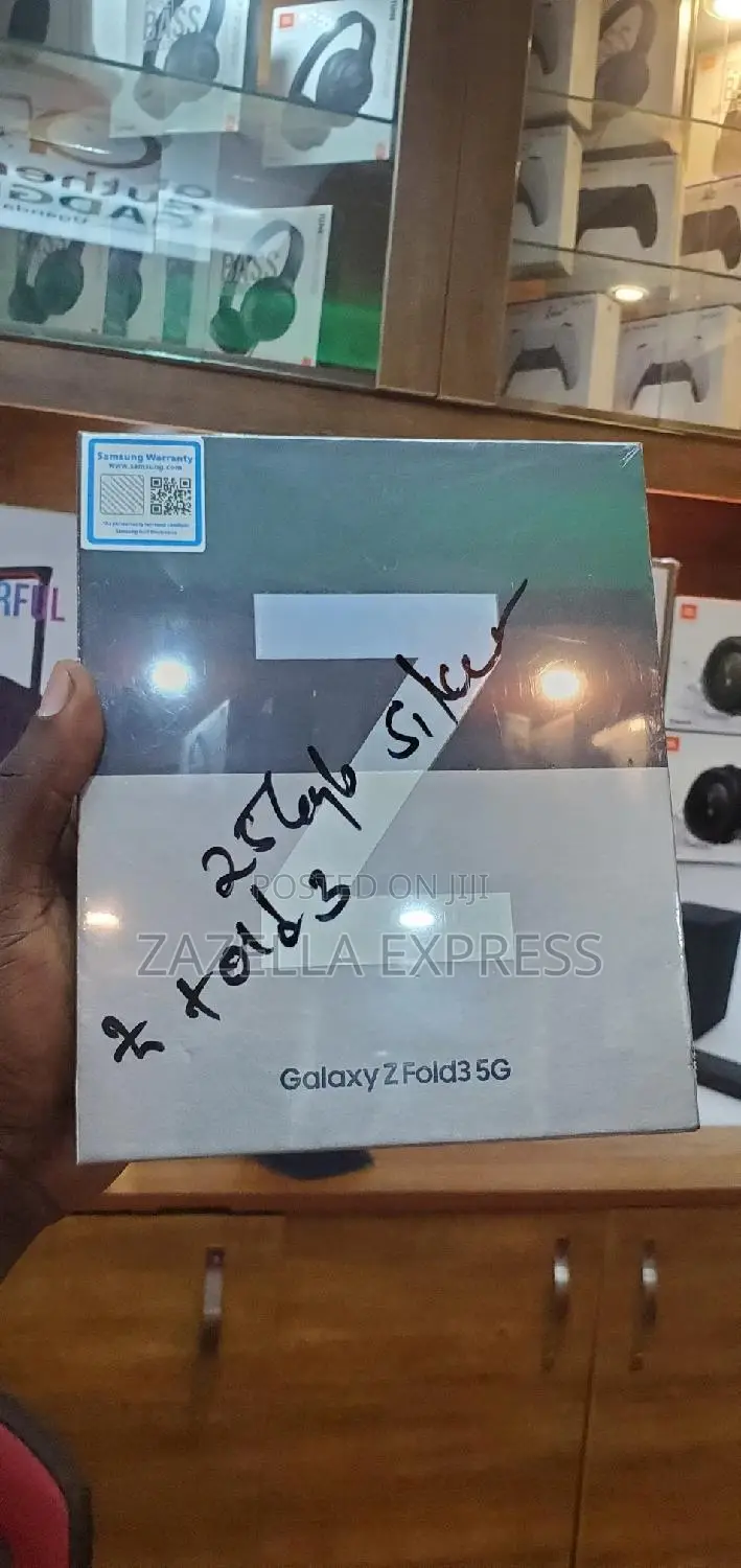 New Samsung Galaxy Z Fold 3 256 GB Black