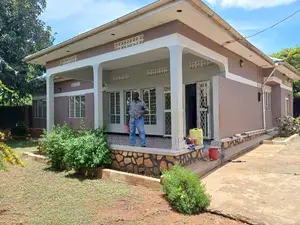 3bdrm Bungalow in Makindye Heights, Division A for sale