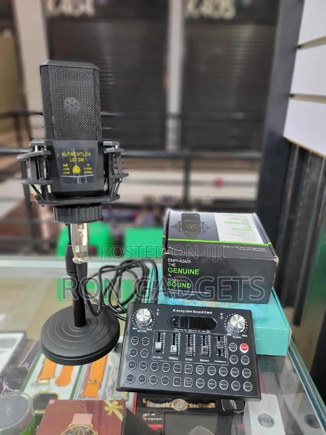 Live Studio Kit (Sound Card + Microphone)
