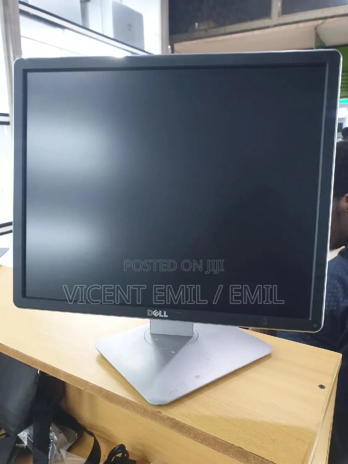 Dell Monitor 19inch Square Slim