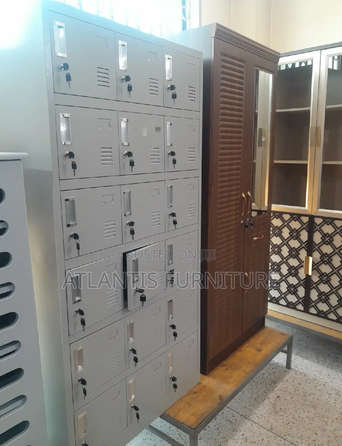 18 Locker Cabinet
