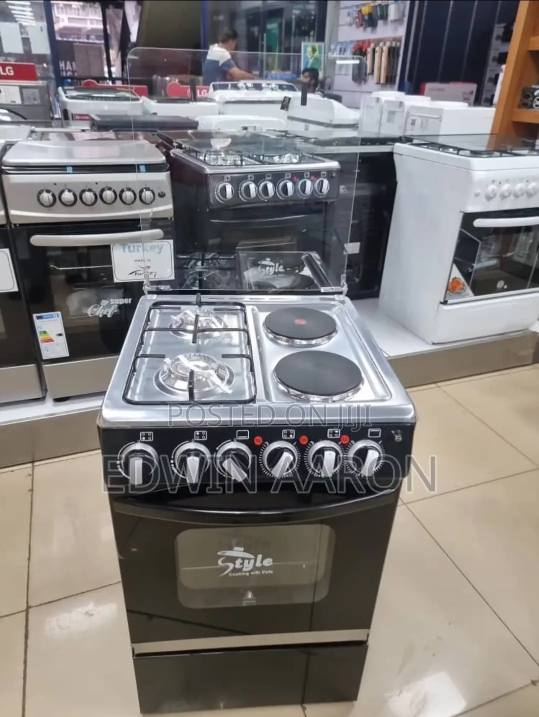 Style 2+2 Dual Oven / 2 Gas Burners and 2 Hot Plates
