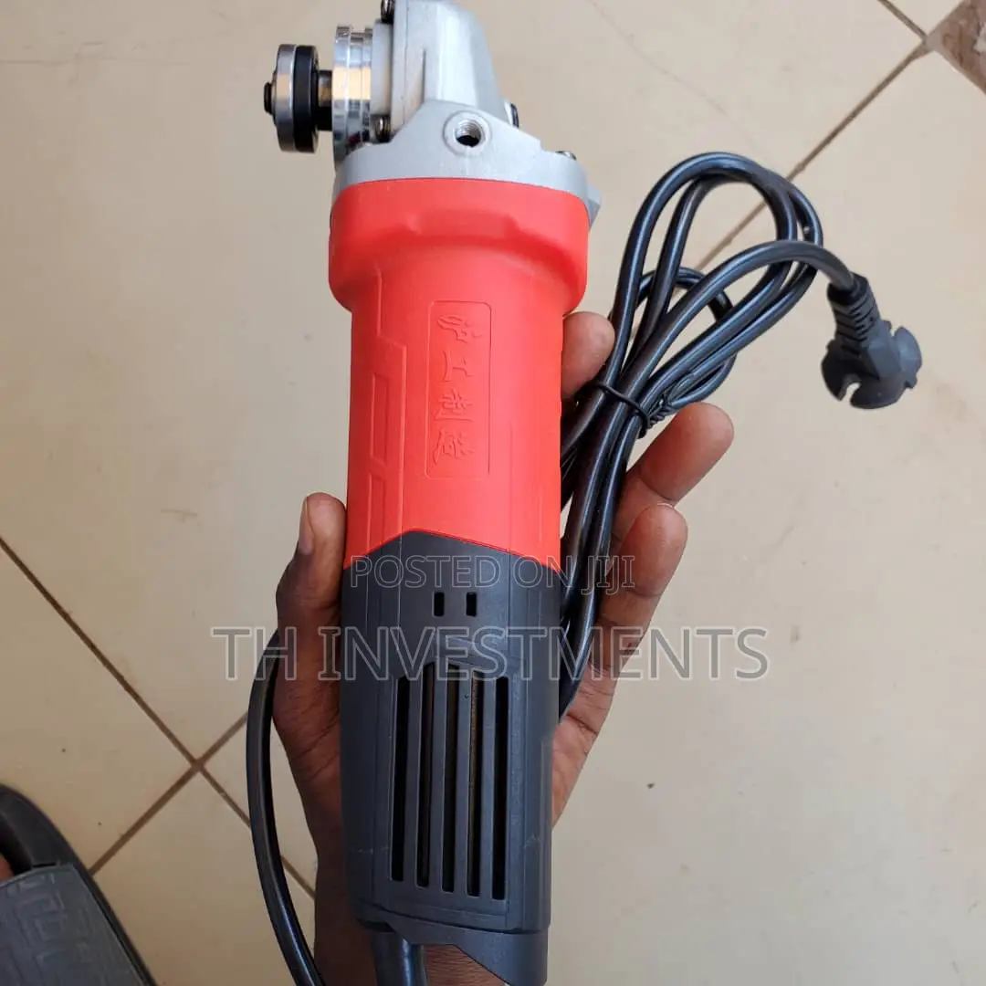 Yoyo Angle Grinder 720W.