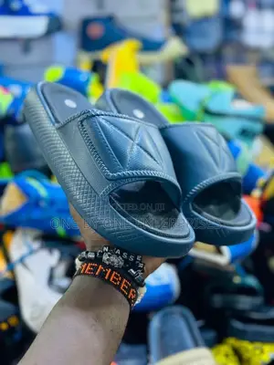 Men's Push in Slides Classy