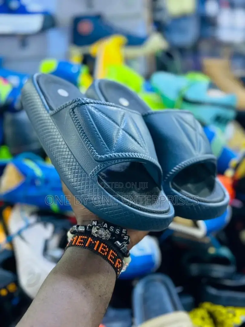 Men's Push in Slides Classy