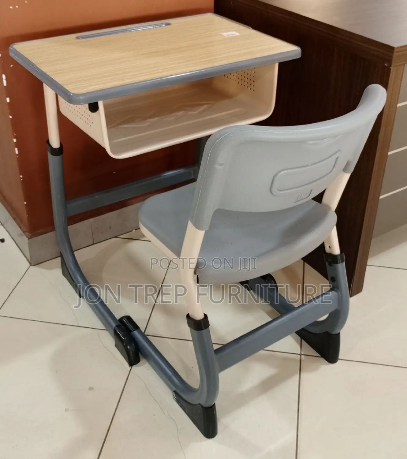 Reading Table Executive