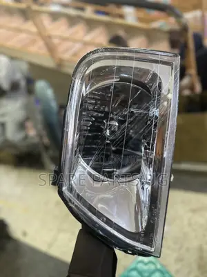 Mitsubishi L200 2001 - 2005 Headlight