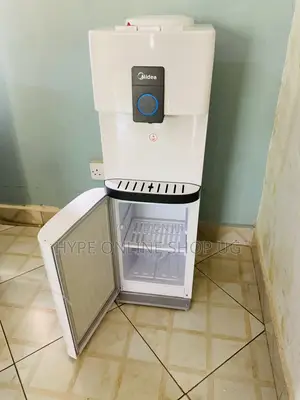 Water Dispenser With a Fridge Ug