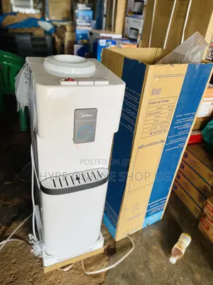 High Hot and Cold Water Dispenser With a Fridge