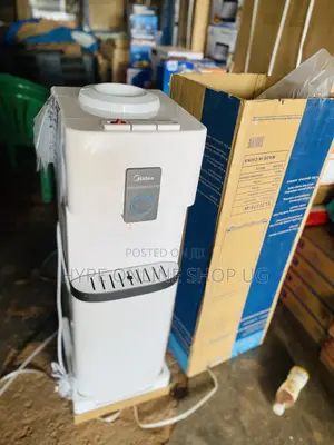 High Hot and Cold Water Dispenser With a Fridge