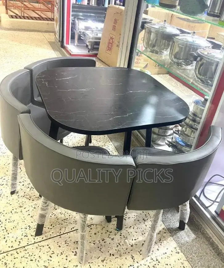 Round Dinning Room Set