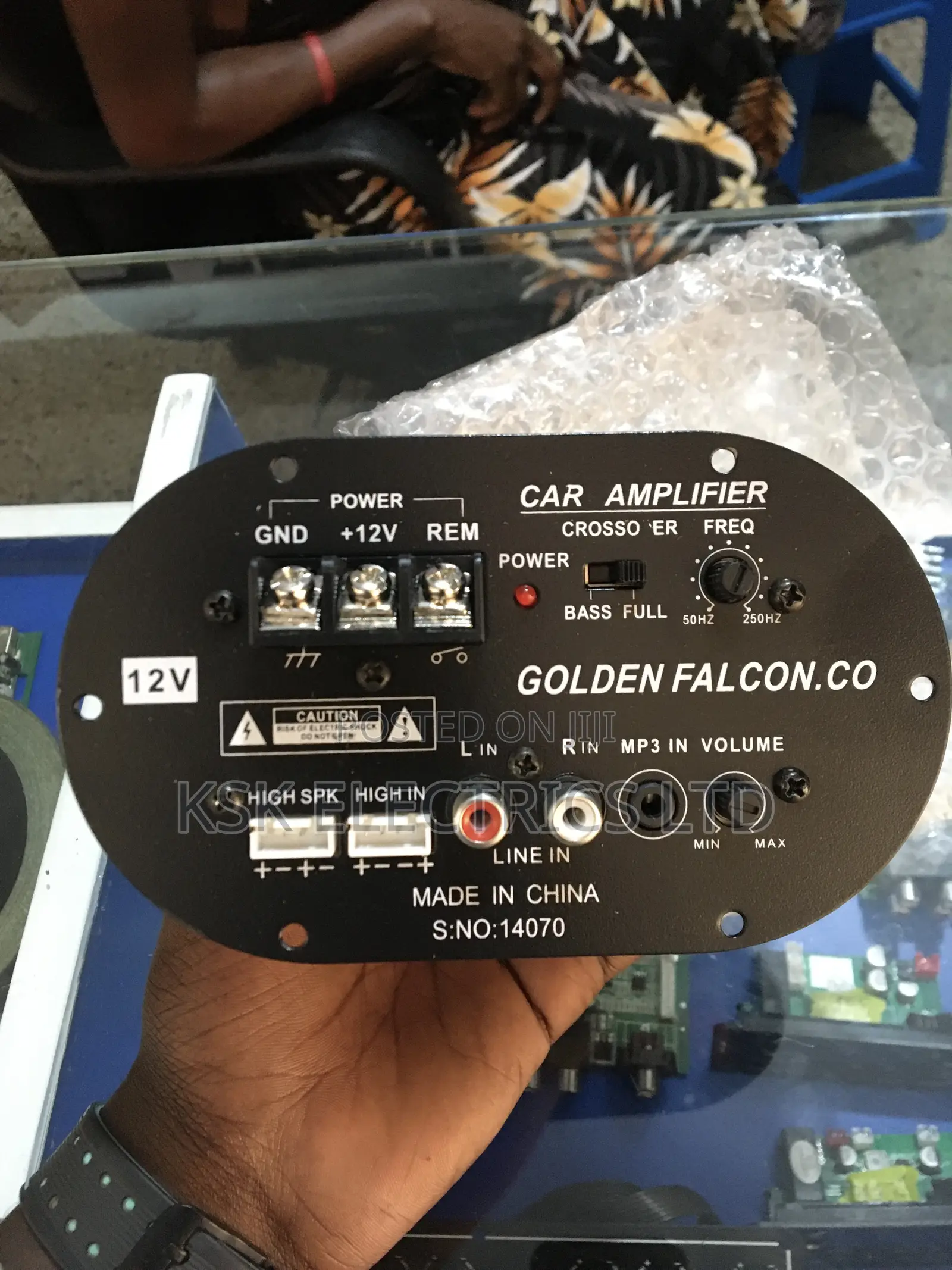 Car Amplifier +12V