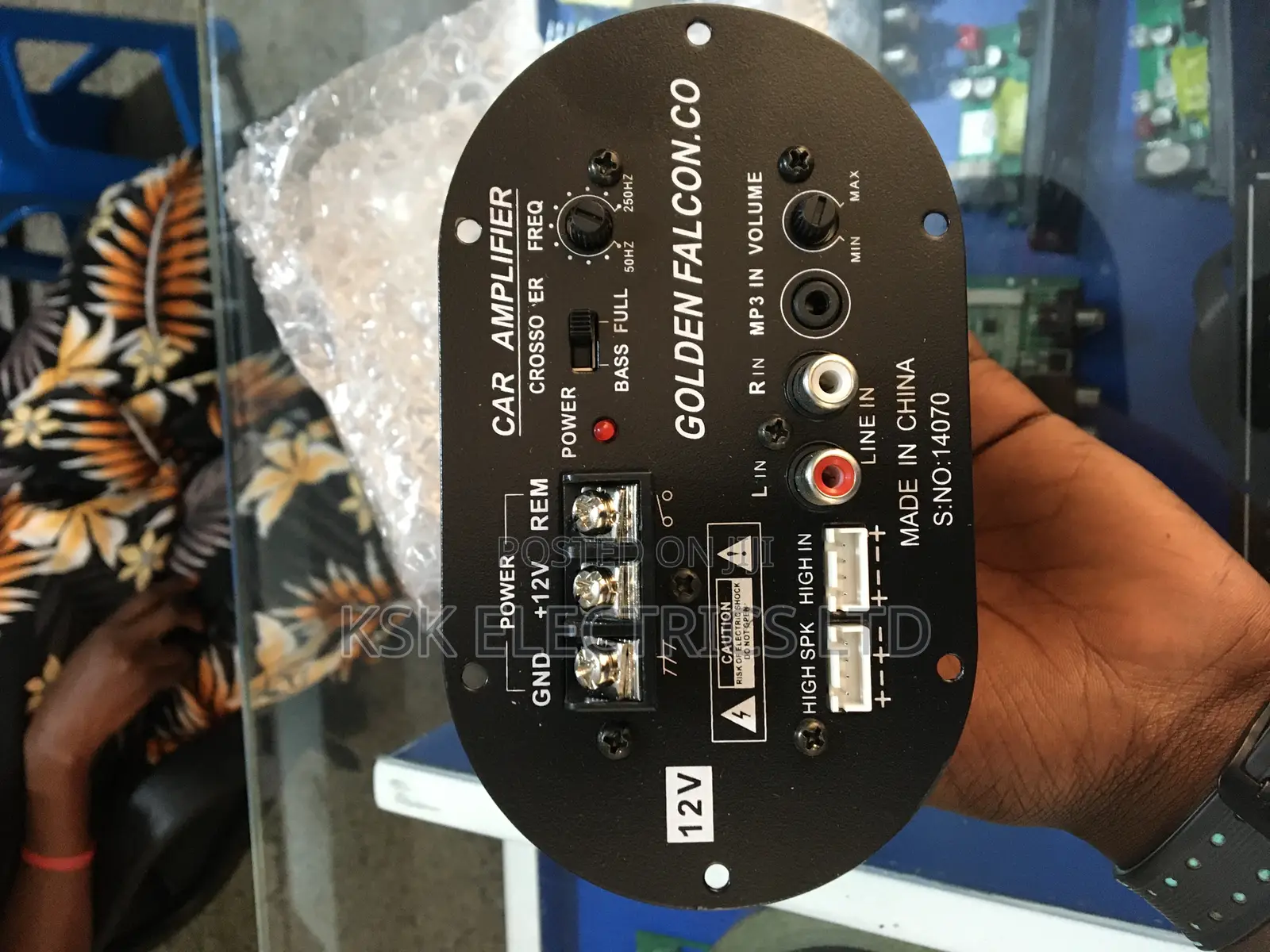 Car Amplifier +12V