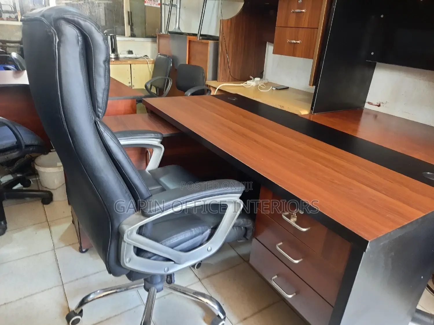 180cm Executive Office Table With an Executive Office Chair