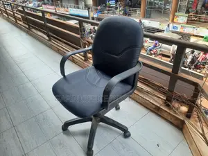 Refurnished Rotating Short Back Chair