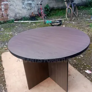 Round Desk/Conference Table