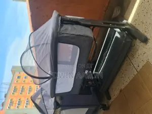 Modern Adjustable Height Baby Crib With Net